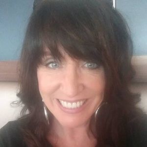 Meet your Posher, Adelia